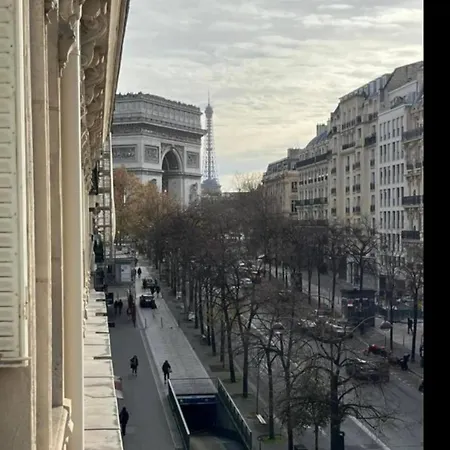 Cozy Nearby Champs Elysees 12 Parigi