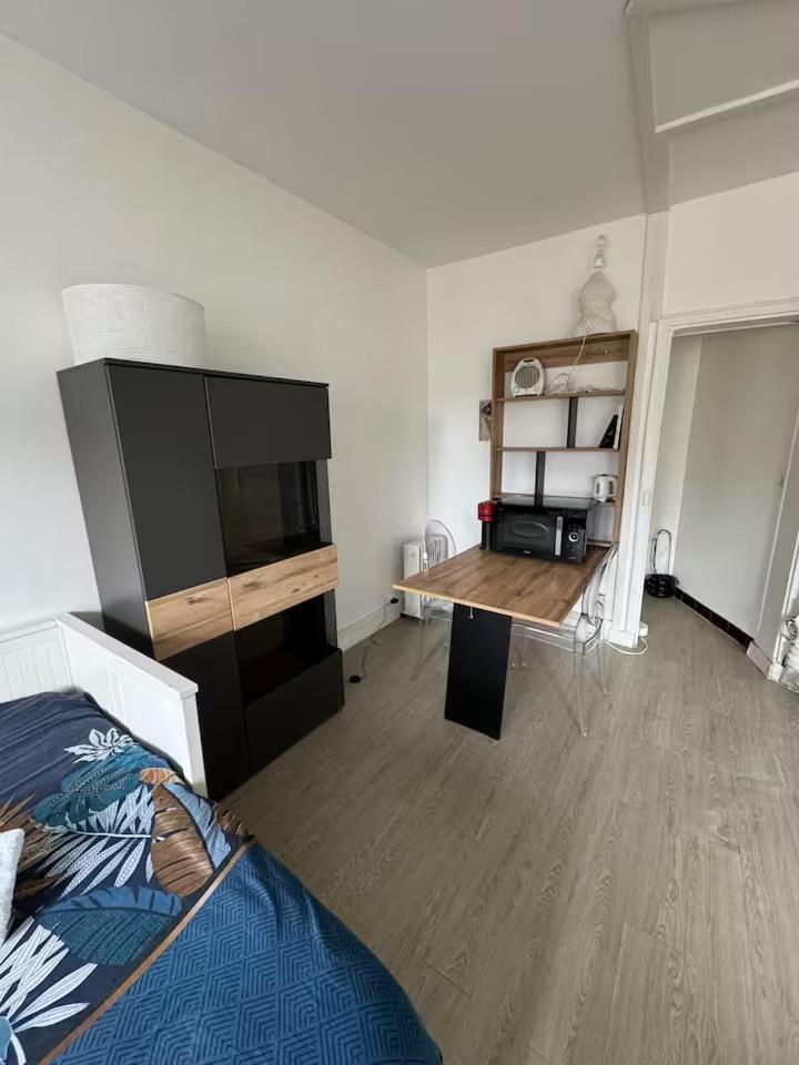 Cozy Nearby Champs Elysees 12 *